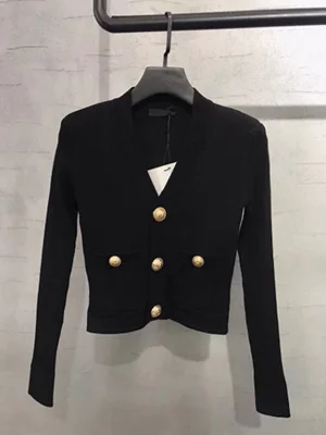 Женский трикотажный свитер с V-образным вырезом на осень/зиму |