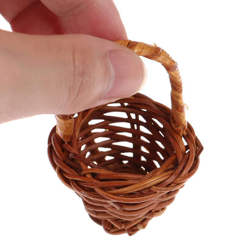 

Mini Cute Dollhouse Rattan Frame Hand-woven Vegetable Basket