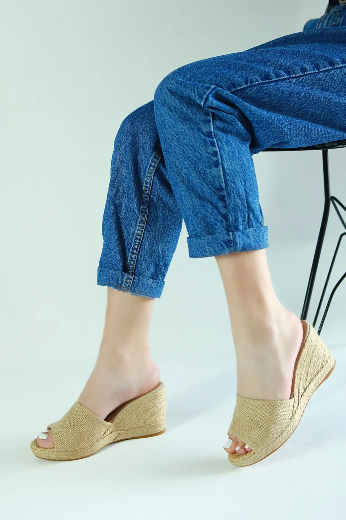 

Women's Straw Wedges Slippers