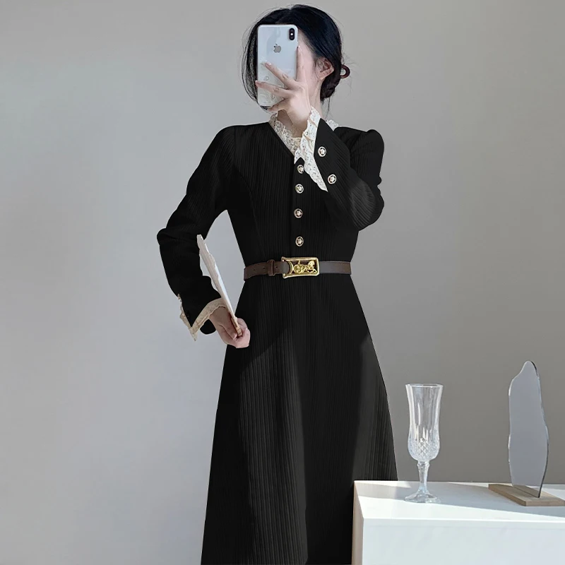 

Women's Autumn and Winter New High End Temperament French V-neck Long Sleeve Vintage Lace Splice Corduroy Slim Dress