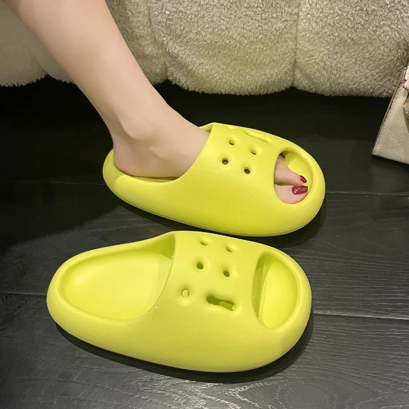 

Hollow Out Women's Cloud Slippers Soft Sole Pillow Slides Platform Sandals for Women 2023 Summer Non Slip Beach Flip Flips