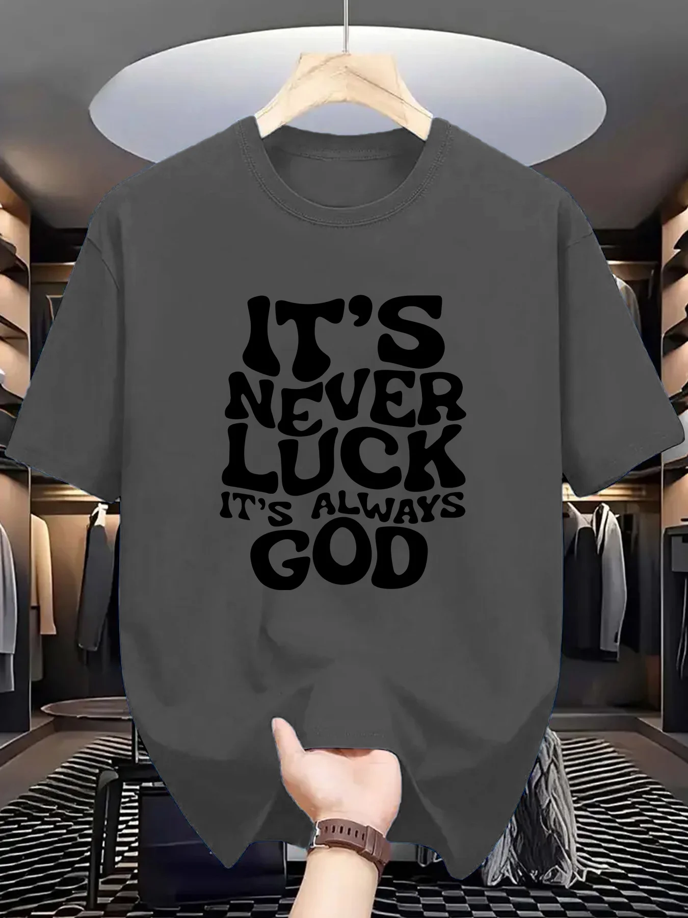 IT's LUCK&quot Graphic Men's T-Shirt - Comfortable &amp Stretchy Perfect for Summer Outdoor Activities | Street Style Crew Neck Tee in