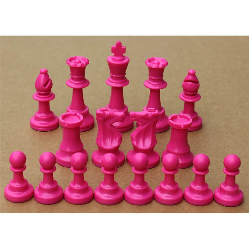 Шахматы пластиковые цветные 34 шт. размер 97 мм