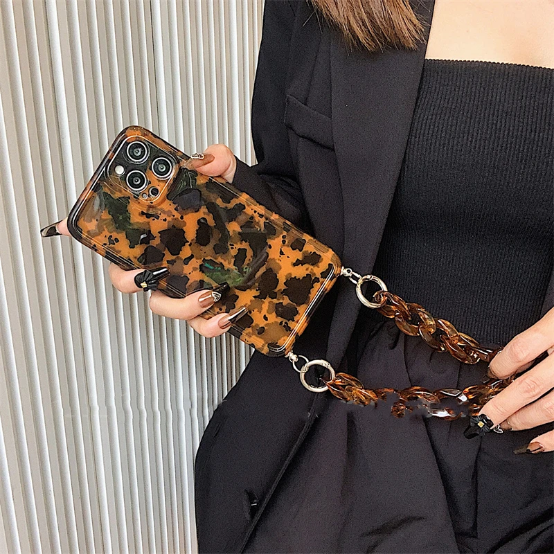 Retro Luxury Amber Leopard Print Wrist Chain Phone Case For iPhone 13 12 11 Pro Max XS XR X 7 8 Plus SE 3 Soft Silicone Cover