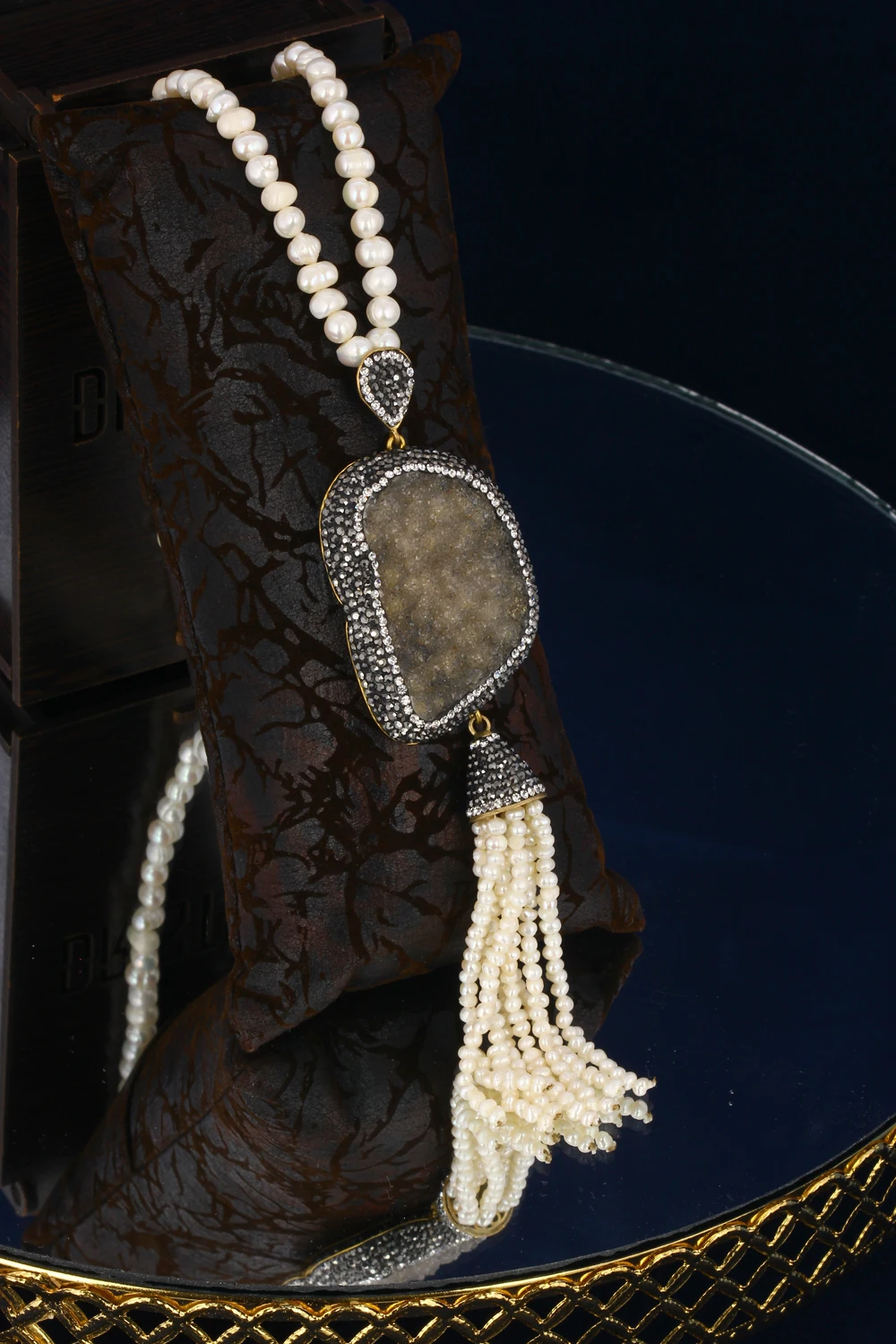 

Pearl And Quartz Necklace 20 Ar564
