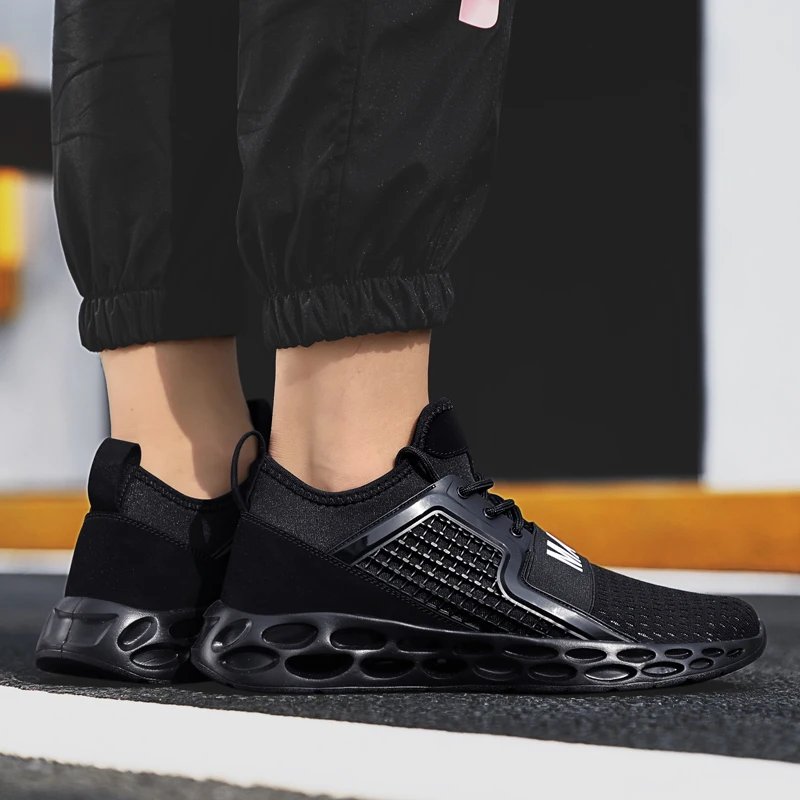 Men's Running Shoes Flat Fashion Sneakers Breathable Athletic Outdoor Male Casual Trekking Shoes Plus Size 39-48