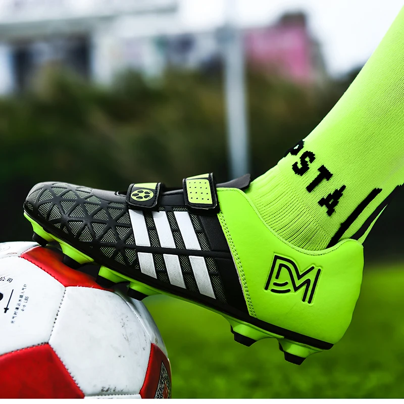 New Children's Football Shoes FG/TF Ankle Boots Non-slip Boys Girls Football Shoes KIDS Five-a-side Athletic Football Training