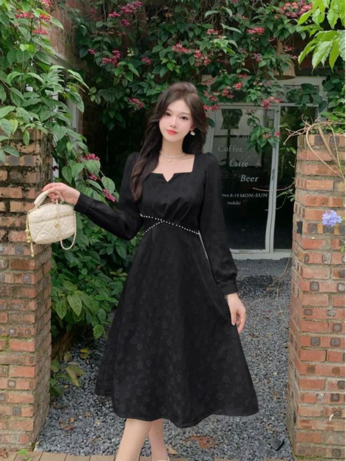 Высококачественное легкое роскошное платье для похудения с французским вырезом