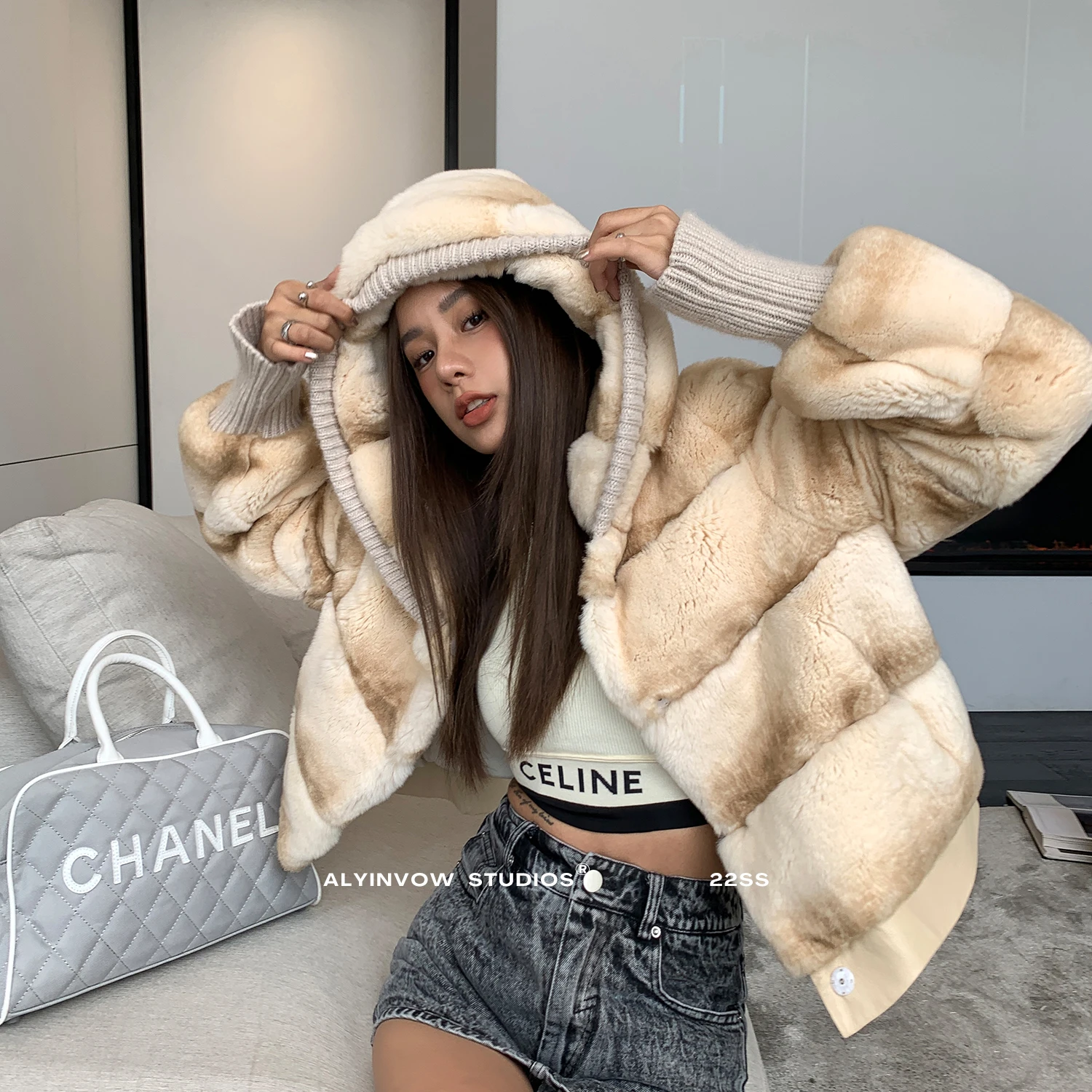 

Rex Rabbit Fur Whole Leather Young Women's Fur Integrated Young Haining Fur Coat