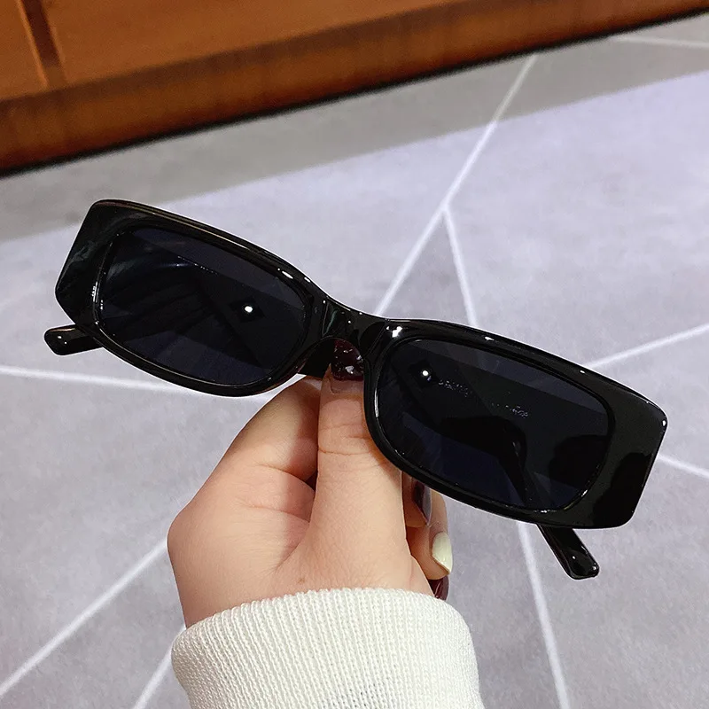 Фото Прямоугольные женские солнцезащитные очки модные маленькие в стиле ретро с