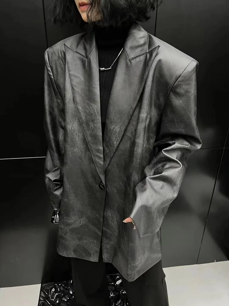 Рисунок 3 - Женский блейзер с отложным воротником