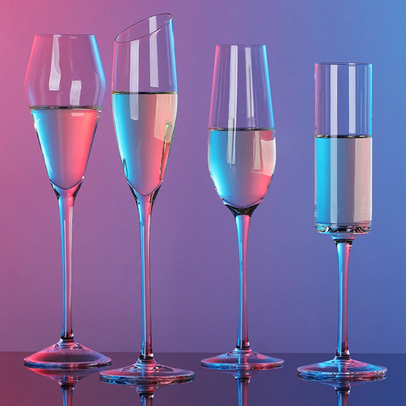 

Crystal Champagne Glasses 1 Pair Wedding Party Wine Glass Creative Cocktail Glass for Home Goblets In A Trendy Bar
