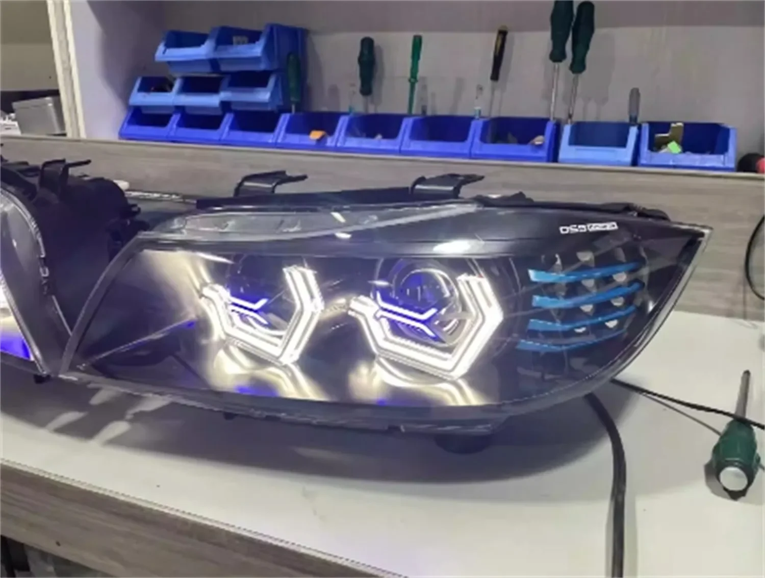 Фото Автомобильные светодиодные фары для BMW E90, модифицированные OSS DRL, дневные ходовые огни, указатель поворота №3