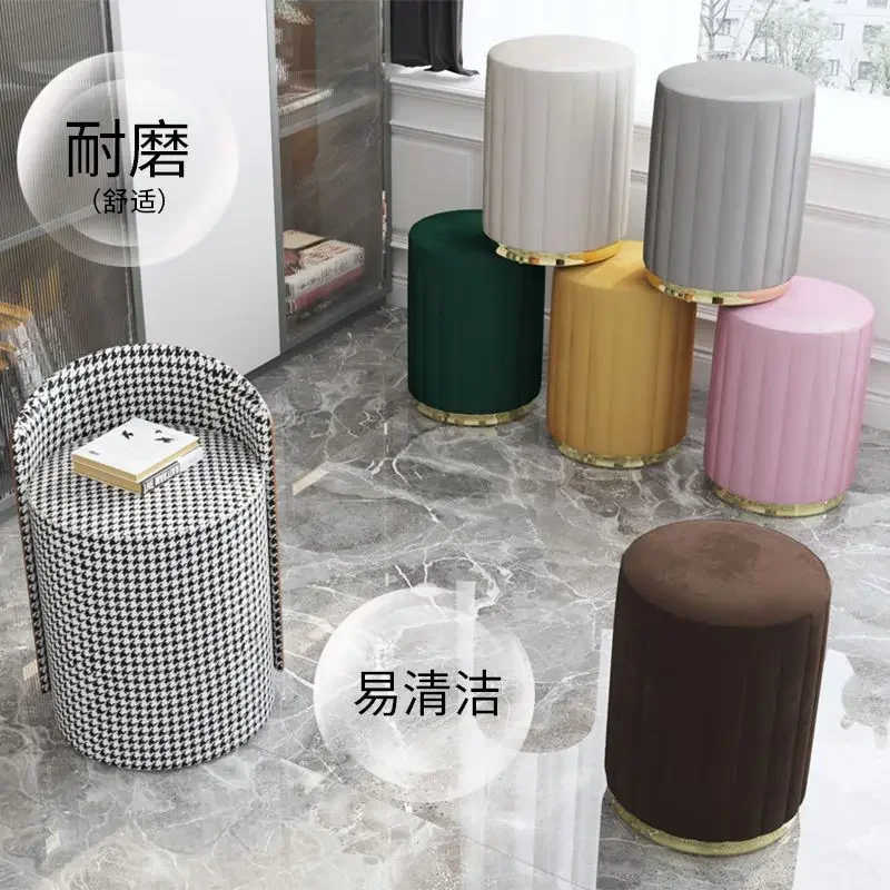 Кожаный пуфик для спальни в ассортименте