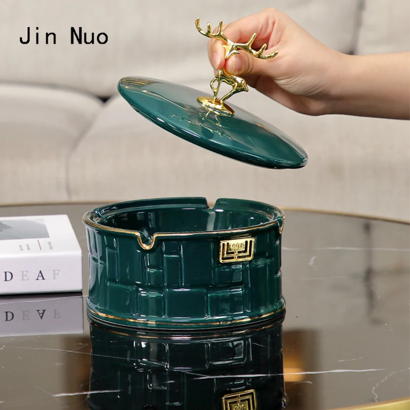 

European Green Gold Ceramic Ashtray with Lid Living Room Coffee Table Desktop Anti-fly Ash Portable Ashtray Gold Stroke Decorate