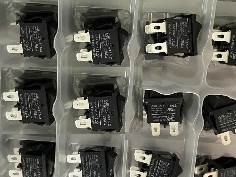 

OMRON Rocker Switch A8L-21-11N2 10A 250V 4 Feet 2 Files Genuine Original