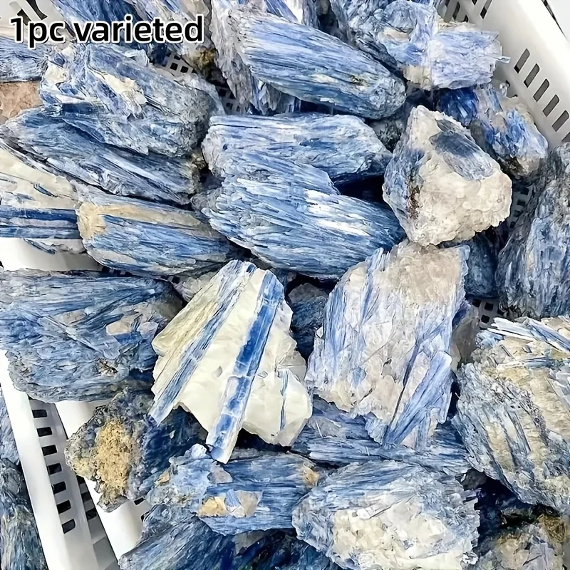 

Ярко-синий кианит, богемский стиль