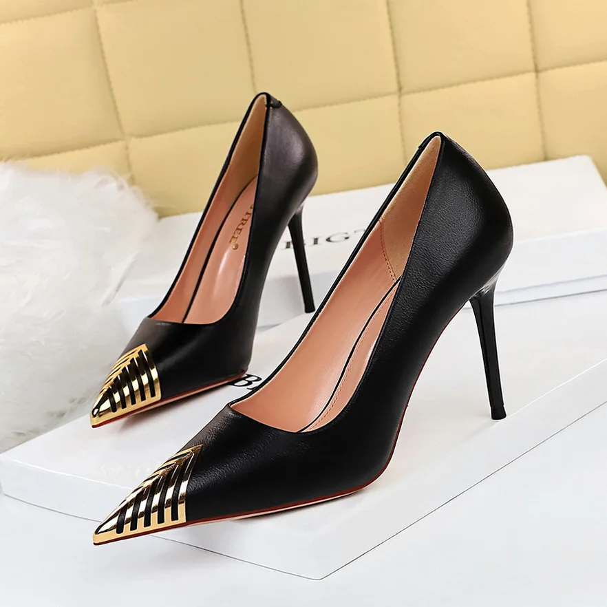 

Fashion Shoes Black Leather Shoes Woman Pumps Metal Pointed Toe High Heels Stiletto Sexy Party Shoes Women Heels Plus Size 42 43