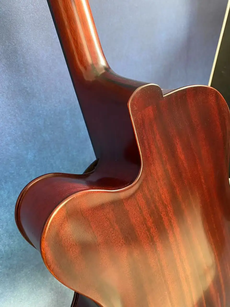 Фото Электрогитара Musoo Archtop из цельного красного дерева ручной работы №5