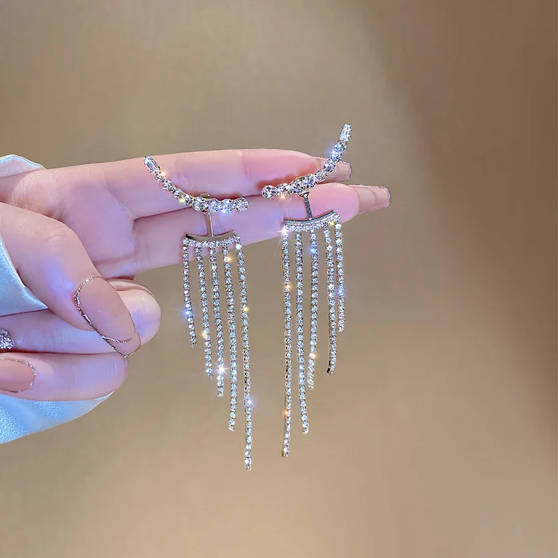 

European and American Style Long Earrings Female Tassels Rhinestone High Sense Earrings Personality New Gold Design Ear Jewelry