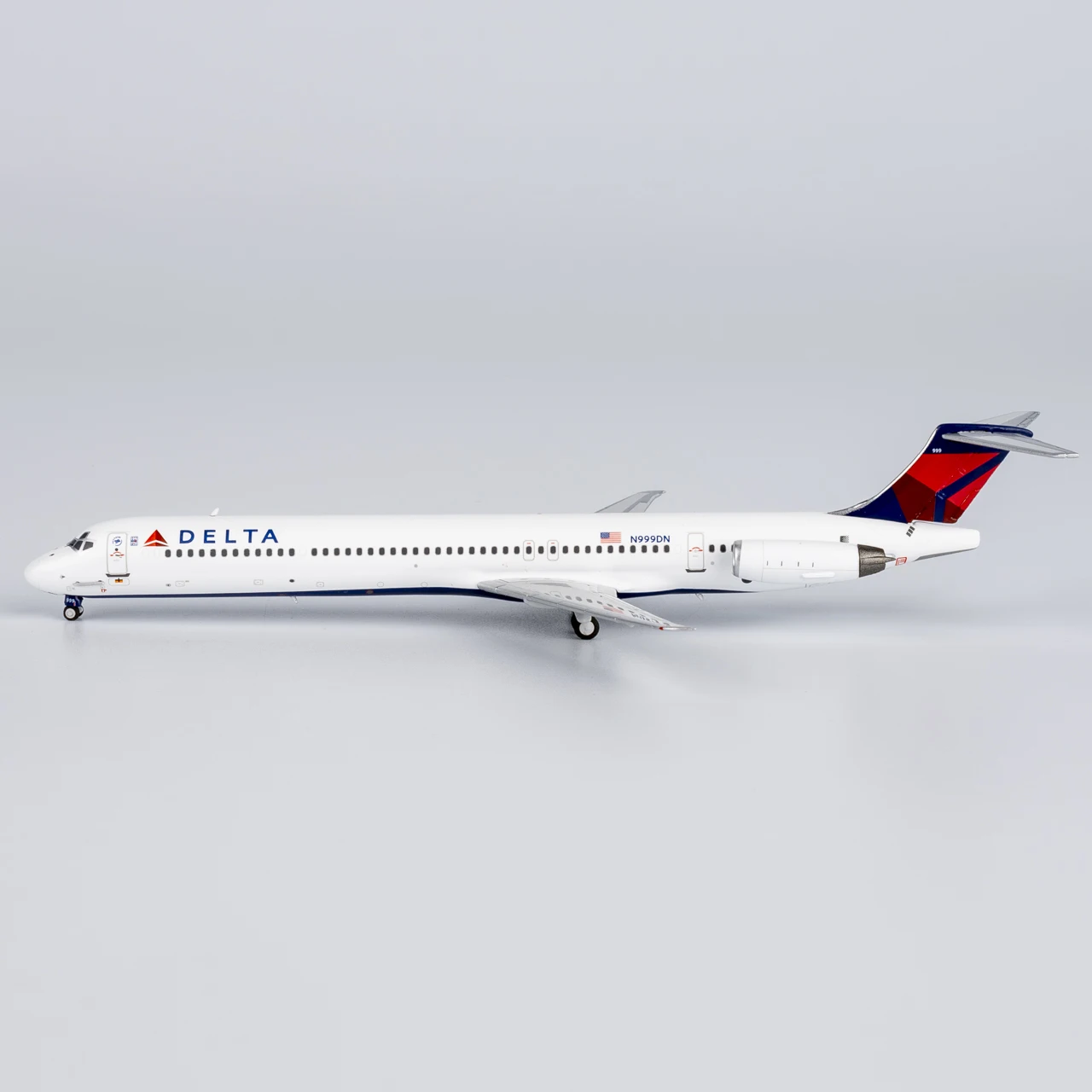 Фото Коллекционный самолет из сплава, модель NG, 1:400, воздушные линии Delta, «SkyTeam», MCDONNELL Douglas MD-8, литая под давлением модель самолета N999DN №2