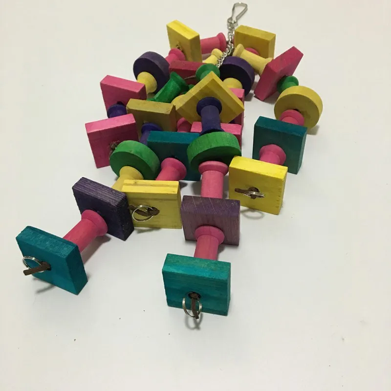 Рисунок 6 - Игрушка-кулон в виде попугая