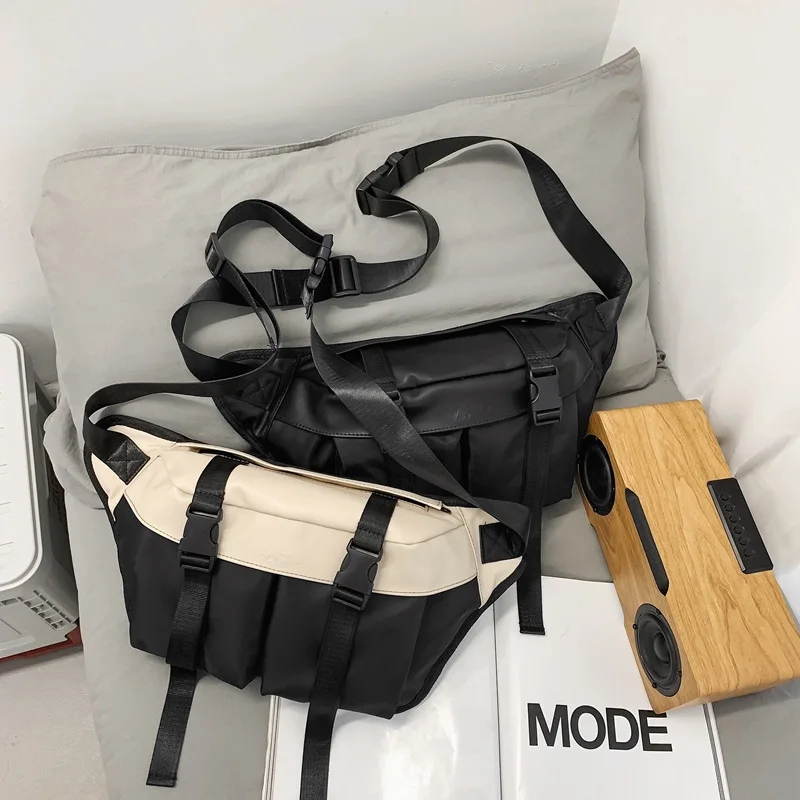 Street Trend Men Crossbody Bag IPad Zipper Waterproof Fashion Multi-layer Chest Bag Daily Commute Large Capacity Messenger Bag