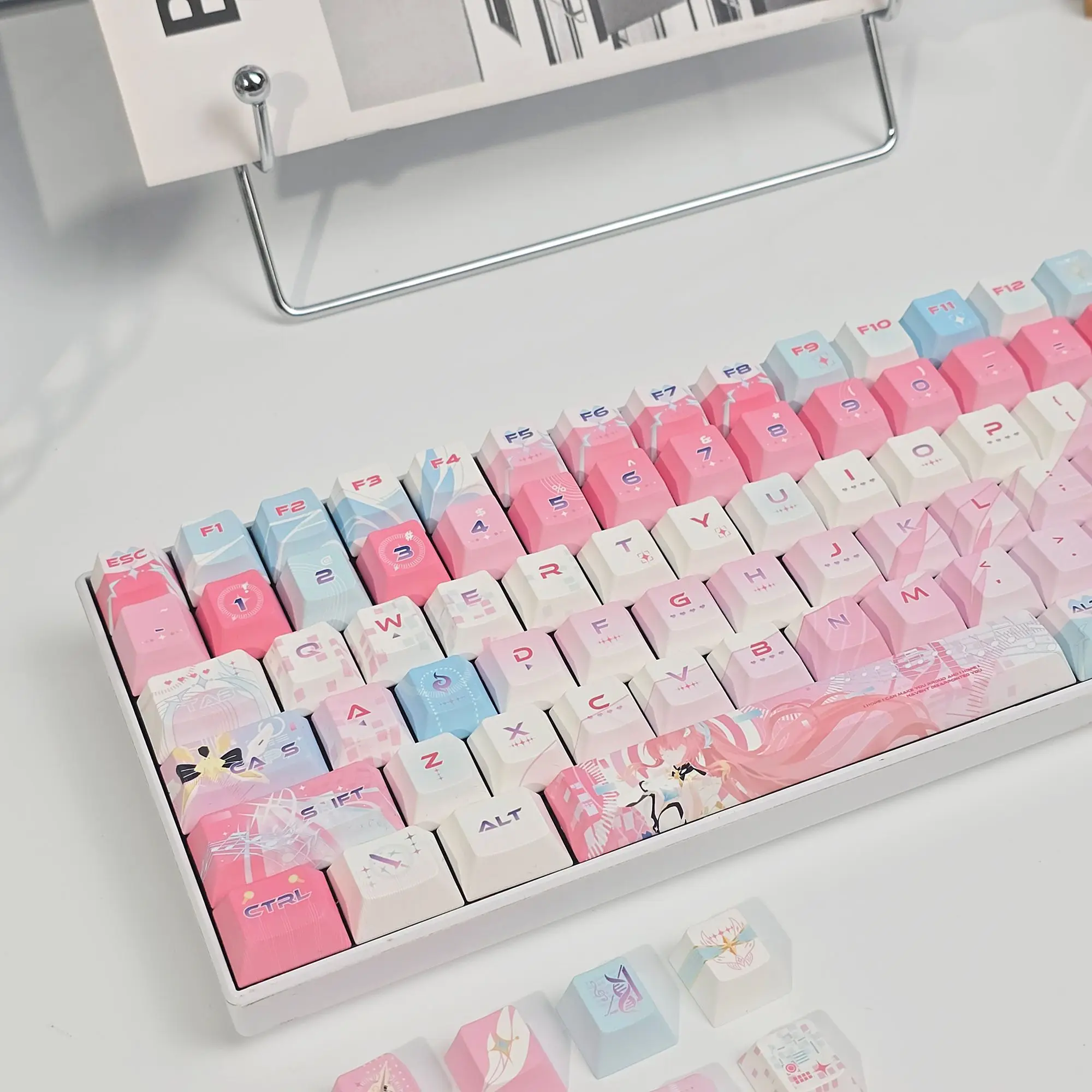 Фото 120 клавиш Aemeath Theme Keycap Wuthering Waves, аниме-кейкапы PBT DYE-Sub, профиль Cherry, для ANSI, Mad68, Wooting 60 №5