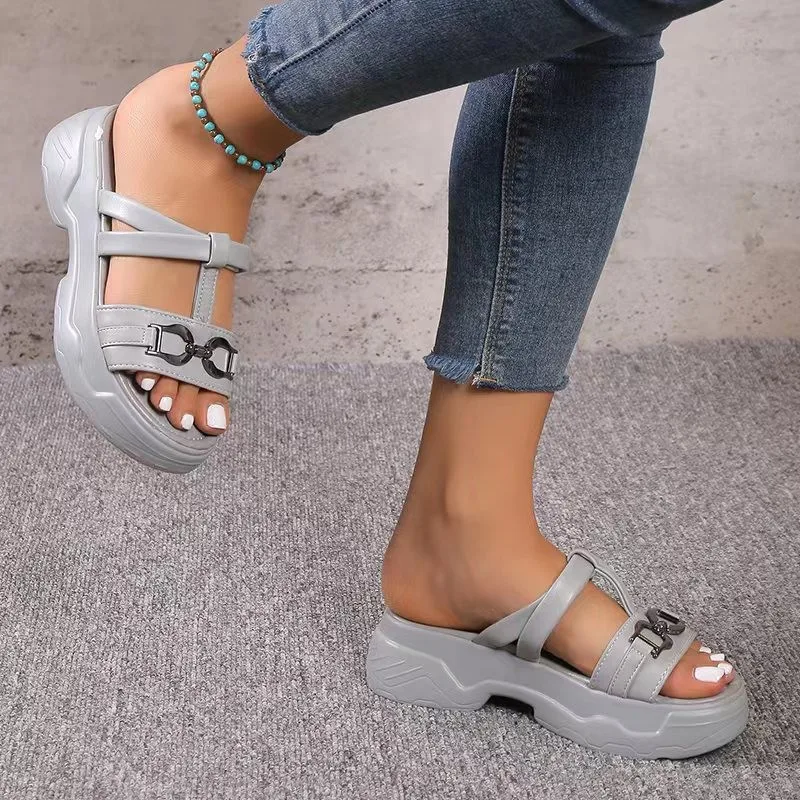 2023  NewHot Sale Shoes for Women Open Toe Women's Slippers Summer Metal Decoration Shoes Ladies Platform Leisure Beach Slippers