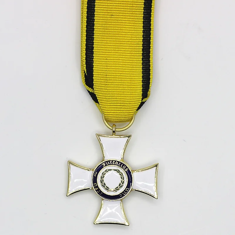 

Винтажная медаль с крестом