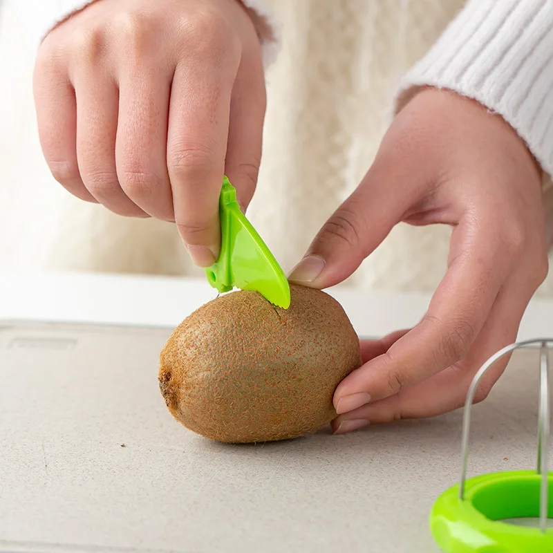 Оригинальный инструмент для чистки киви удобный быстрое измельчение разборный