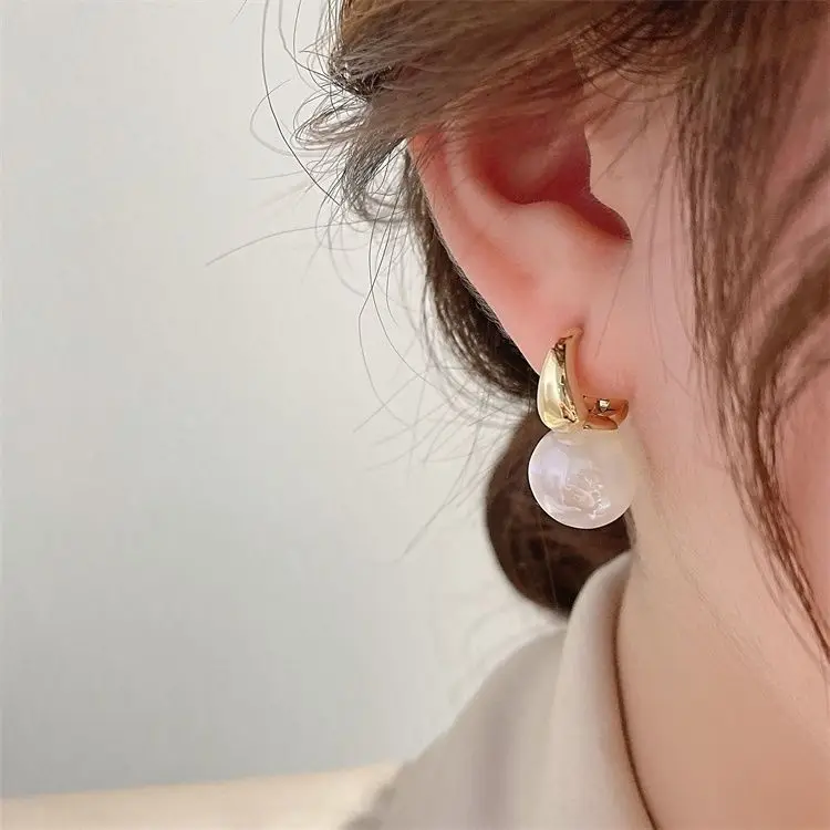 

2022 New Fashion Mermaid Pearl Earrings for Woman Elegance Golden Big Pearl Dangle Earrings Wedding Jewelry Wholesale Gift