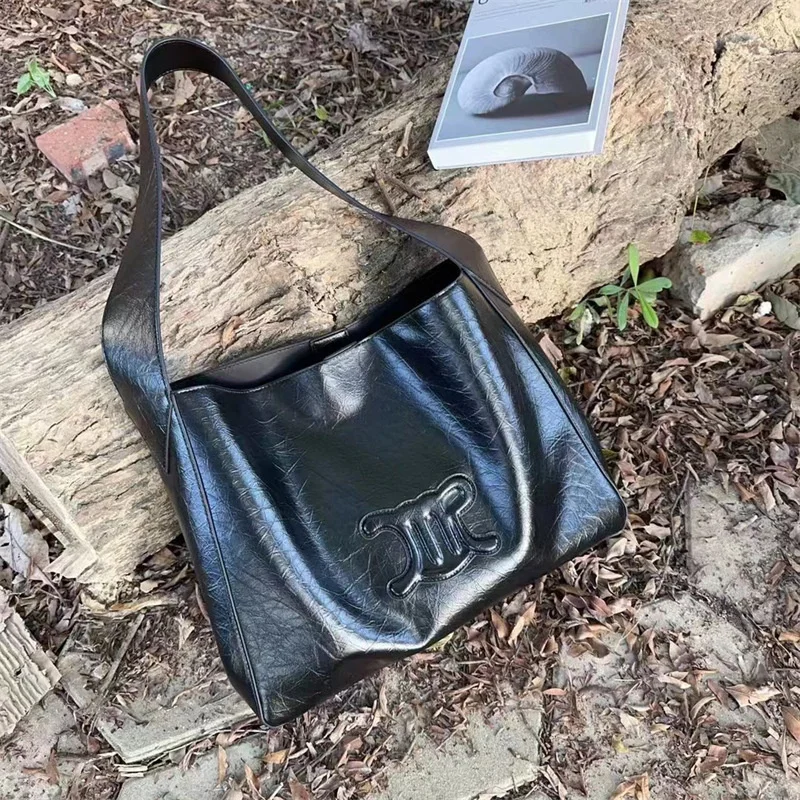 

high quality luxury brand Small design casual tote for female 2023 autumn and winter new high-capacity commuting single shoulder