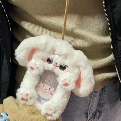 Пушистый держатель для карт в форме кролика