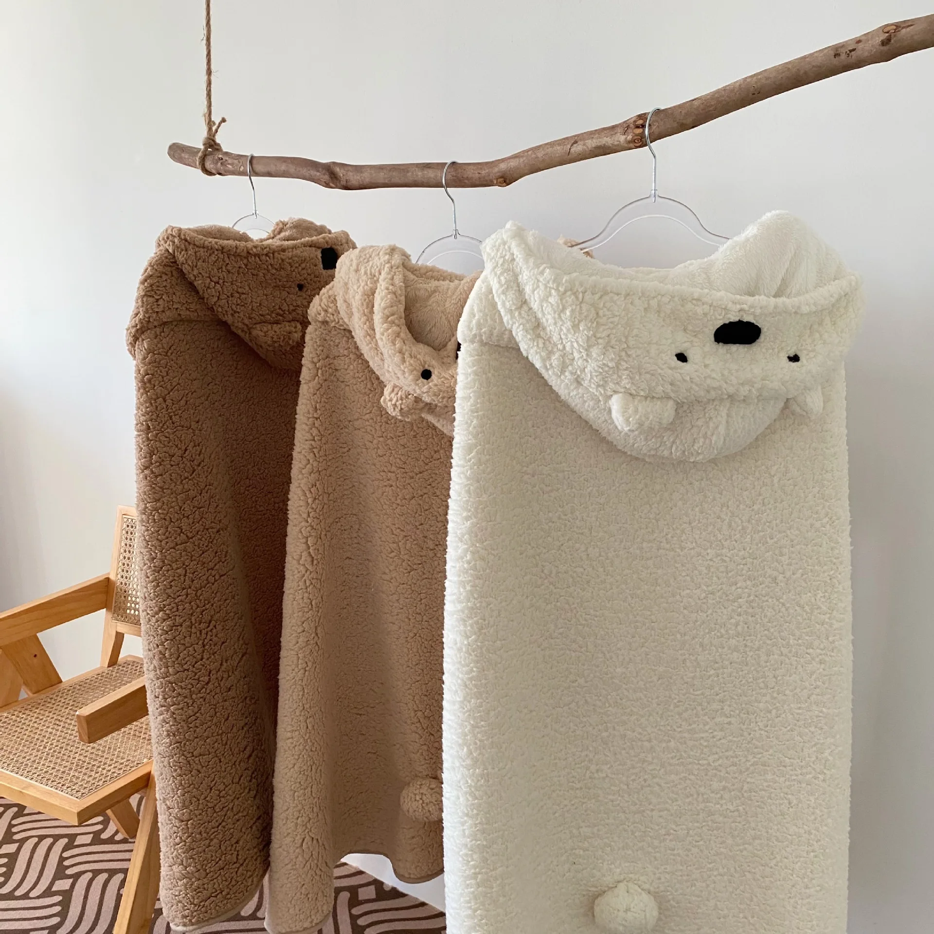 

New Warm Thick Cloak Office Lunch Break Blanket Ins Cartoon Bear Shawl Cape