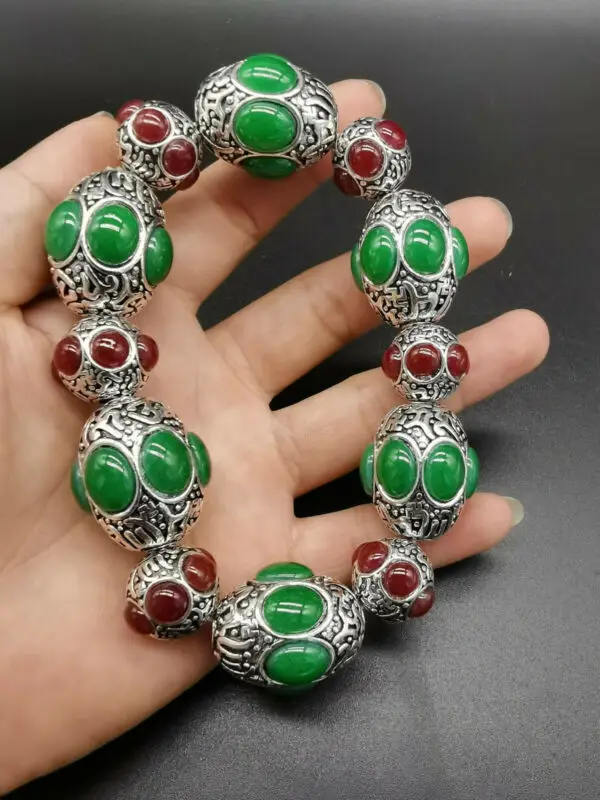 China Old Tibet Silver Carving Flower Inlaid Red Green Jade Bracelet Collection Ornaments Statues for Decoration