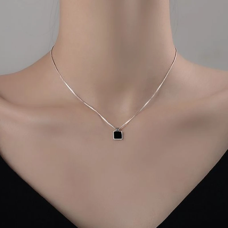 Draweye Black Square Necklaces for Women Simple Design Korean Fashion Elegant Jewelry Vintage Spring Summer Chokers Sweet