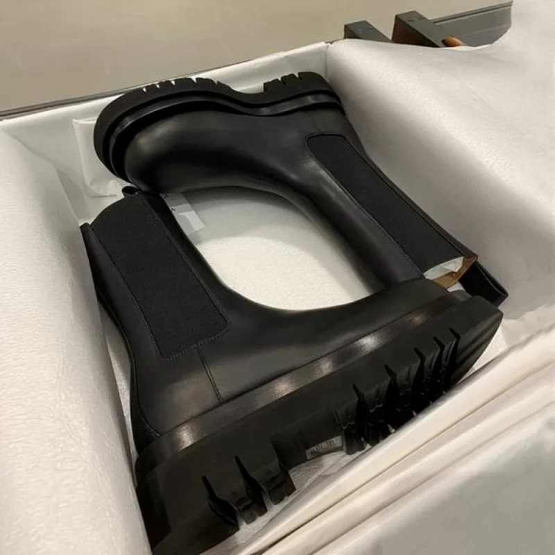 

2021 Luxury Chelsea Boots Ladies Ankle Boots Chunky Winter Shoes Platform Ankle Boots Slip on Chunky Heel BV Boot Brand Designer