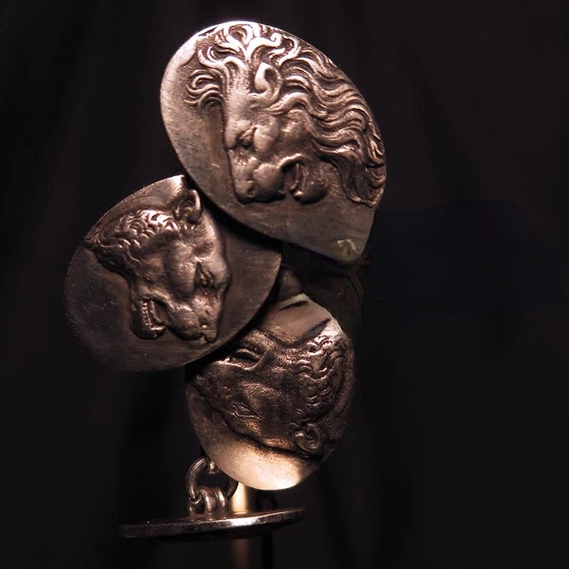 

Handmade Resurrection Version British Rare Domineering Sterling Silver Male and Female Lion Antique Cufflinks