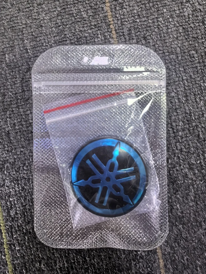 

Акриловая наклейка Yamaha с логотипом на бак мотоцикла, наклейка, эмблема XMAX TMAX NMAX YZF R1 R3 R6 TRACER