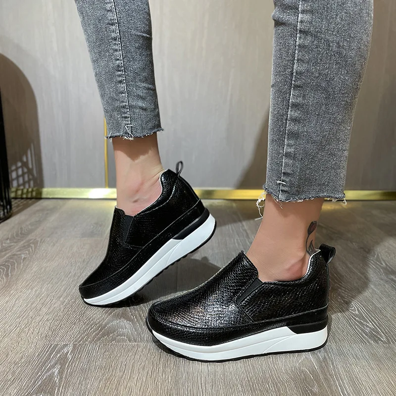 

Ladies Casual Shoes Spring and Autumn New PU Thick Sole Sneakers Casual Women's Shoes Slip-On Outdoor Lightweight Walking Shoes