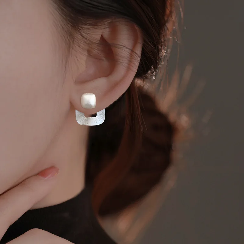 Женские серьги-гвоздики геометрической формы из серебра 925 пробы