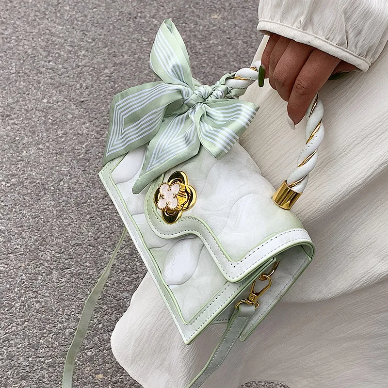

This year's popular niche design bag women's bag 2022 summer new messenger bag high-quality texture hand-held small square bag