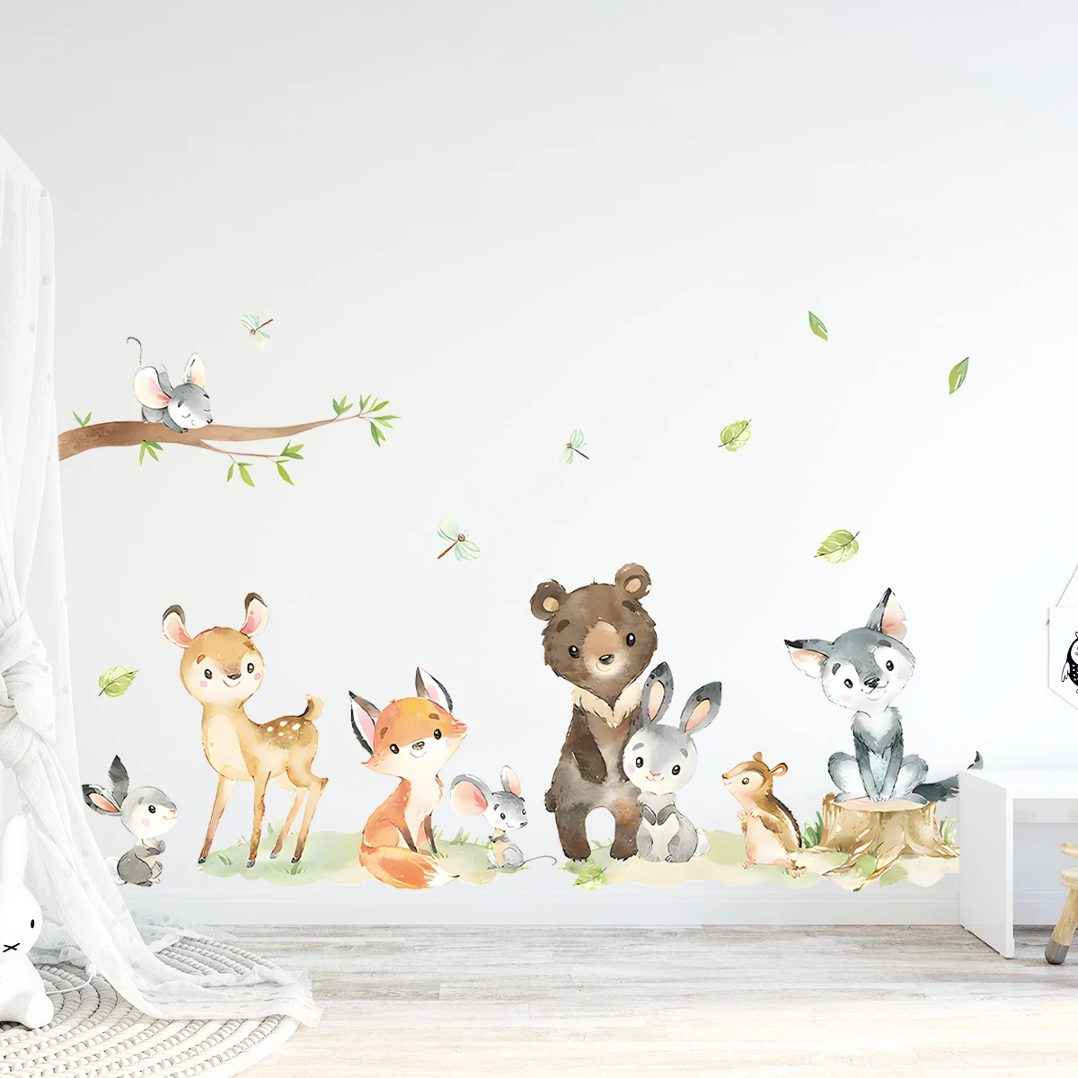 Наклейки на стену с тематикой животных