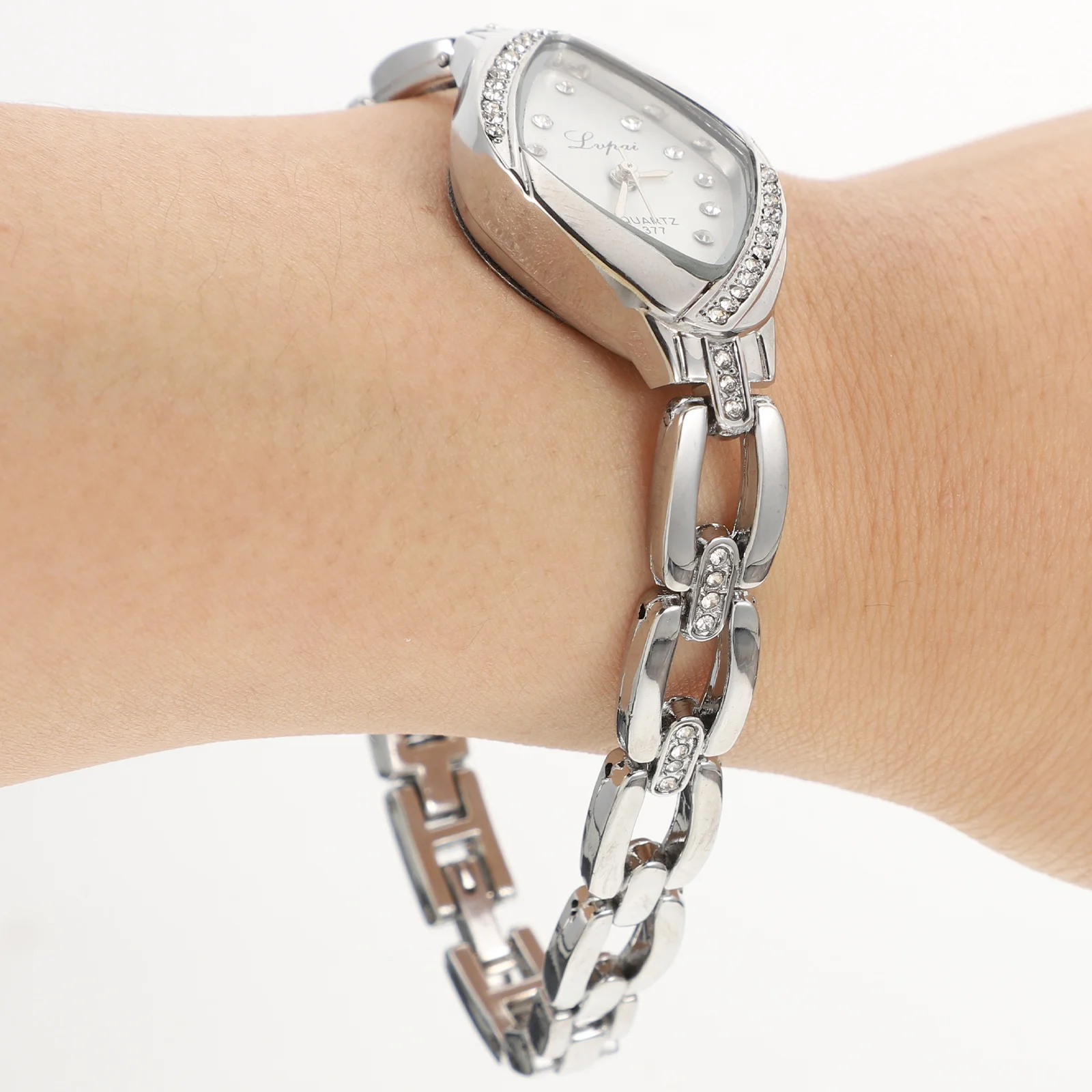 Женские кварцевые часы с хронографом