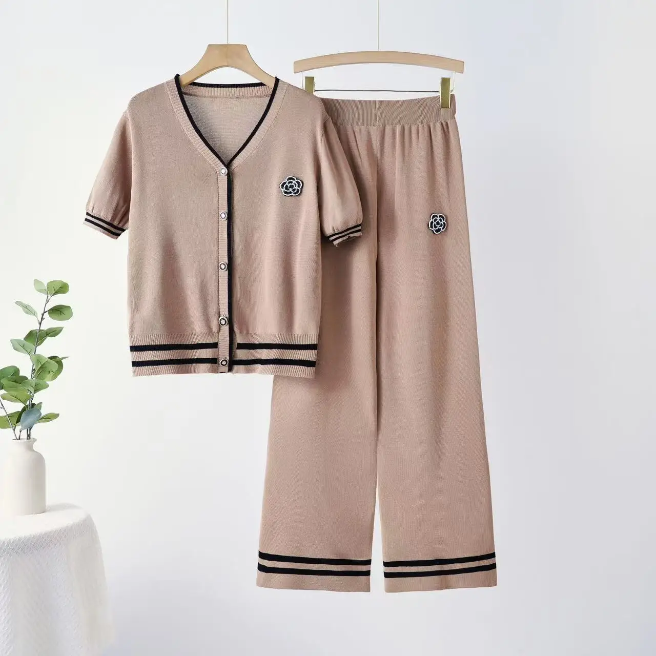 Женский трикотаж с коротким рукавом и бисером футболки Conjunto корейский цветочный