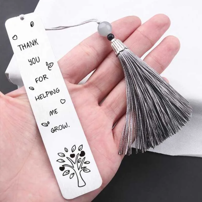

Fashion Leaf Letters Printed Tassel Pendant Keychain Stainless Steel Frosted Bookmark Gift for Friends Students School Supplies