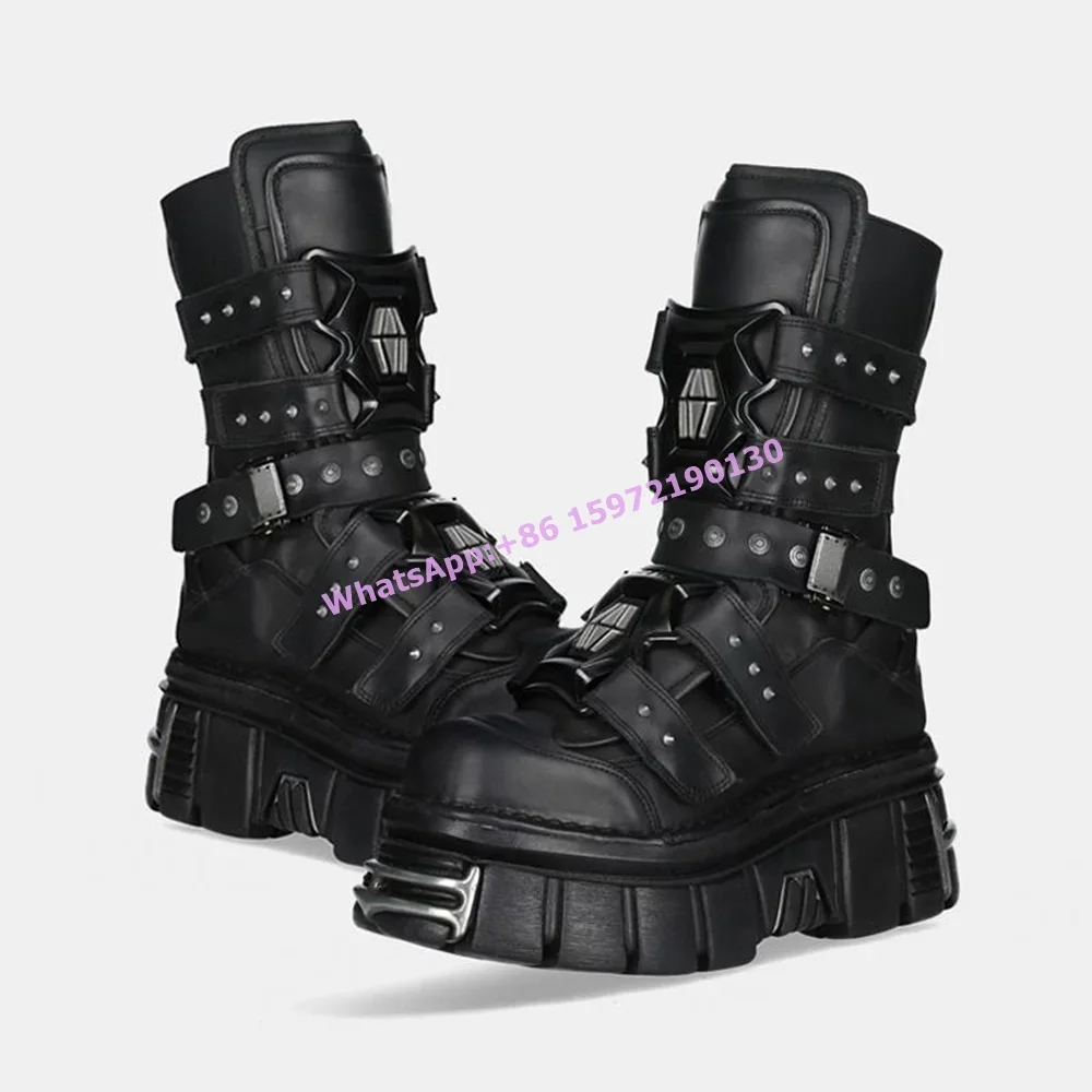 Черные ботинки с заклепками и несколькими пряжками модные парные туфли на
