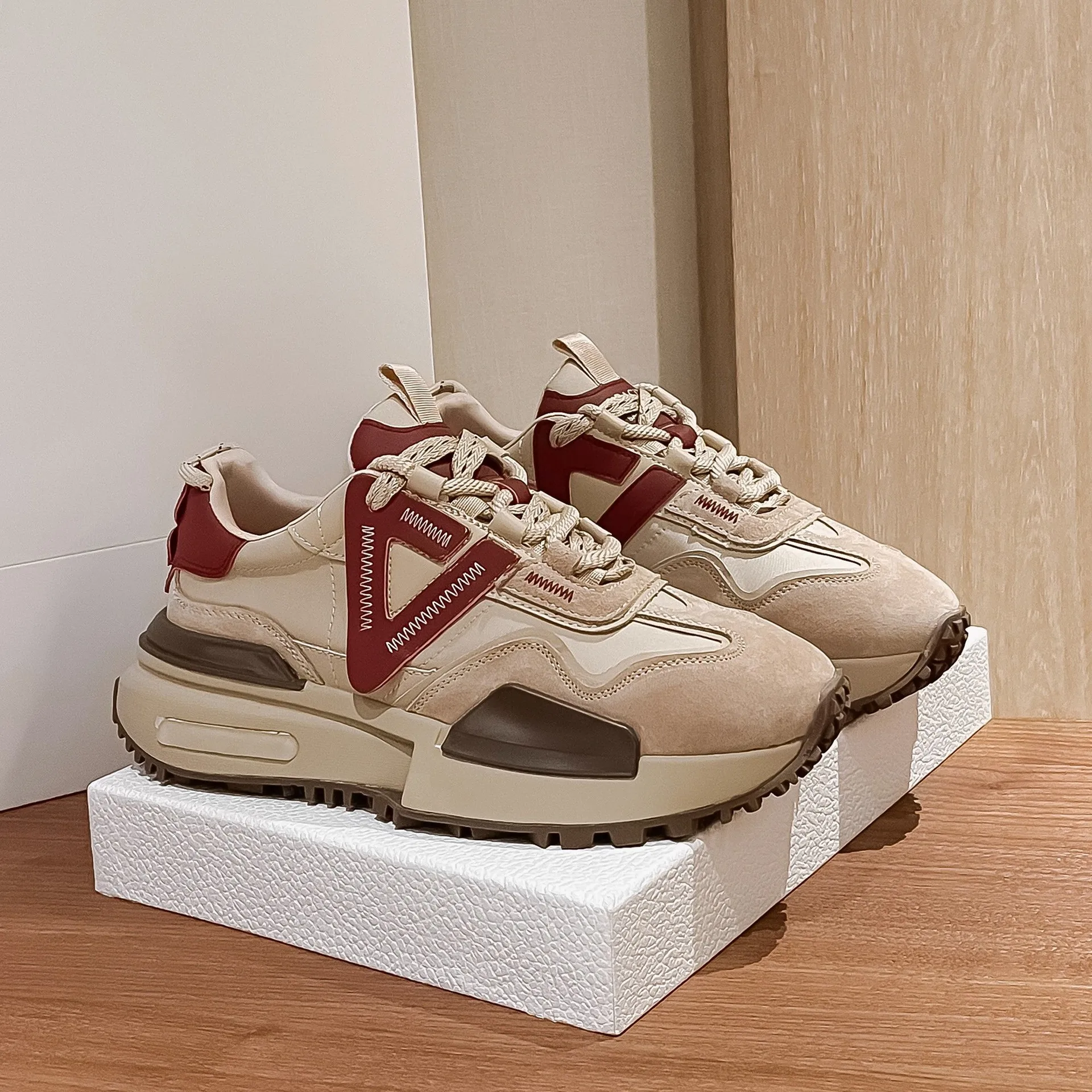 

Autumn Women Sneakers Soft Platform Shoes 2023 Lightweight Outdoor Sports Shoes Breathable Running Shoes Lace Up Casual Shoes