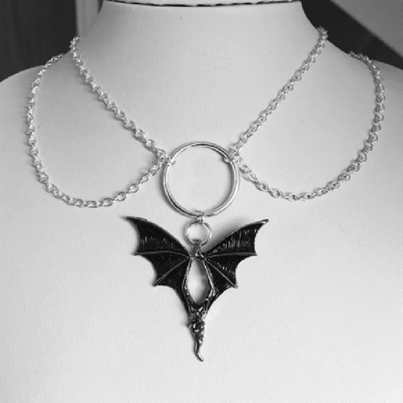 

New Gothic Devil Wings Necklace For Women Men Goth Retro Punk Hip Hop Metal Black Bat Pendant Necklace Jewelry Wholesale